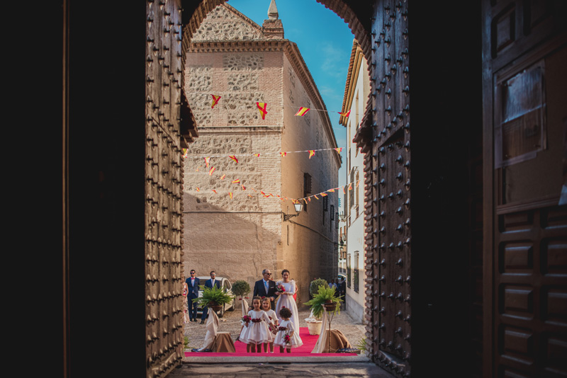 boda en iglesia de san andrés toledo fotógrafo de bodas miguel moba granada