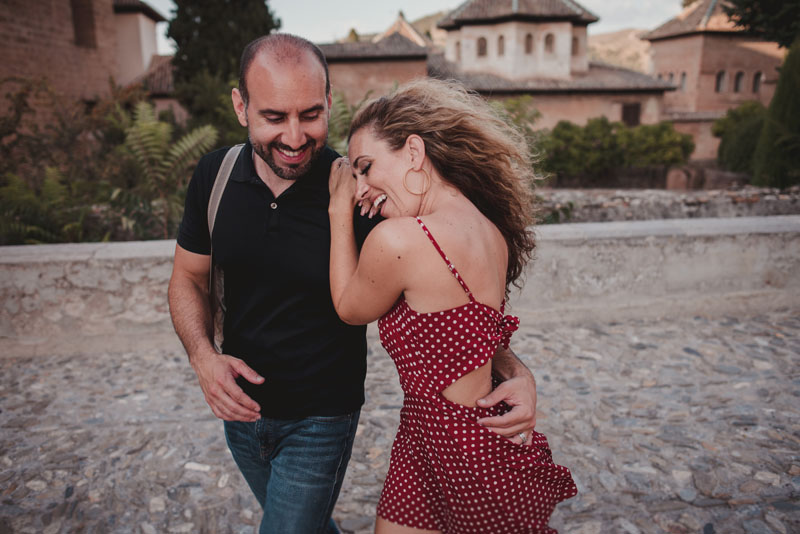 reportaje de pareja en la alhambra miguel moba fotografo granada internacional